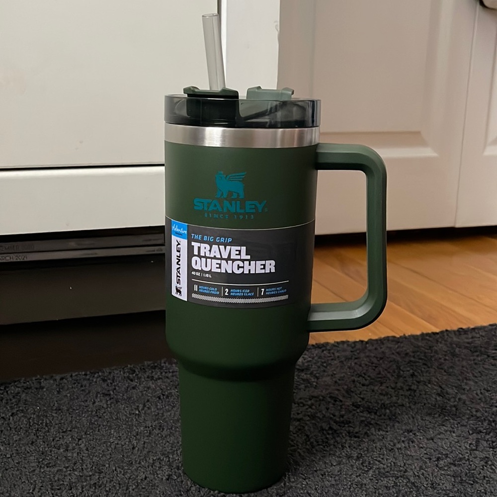 NEW! 40oz Stanler tumbler